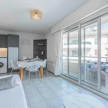 Apartment With Private Indoor Parking